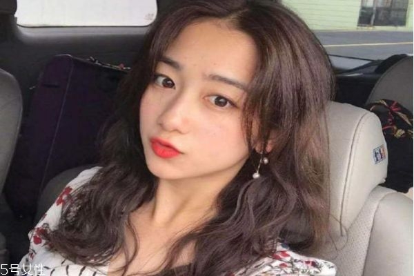 染發后怎么減少褪色 染發后如何鎖色