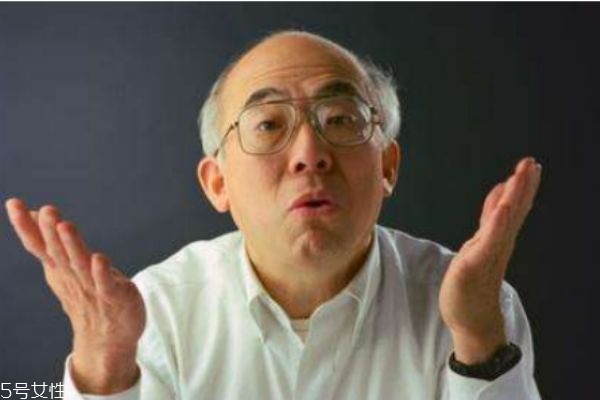 口臭會引發哪些病 口臭有哪些治療方法