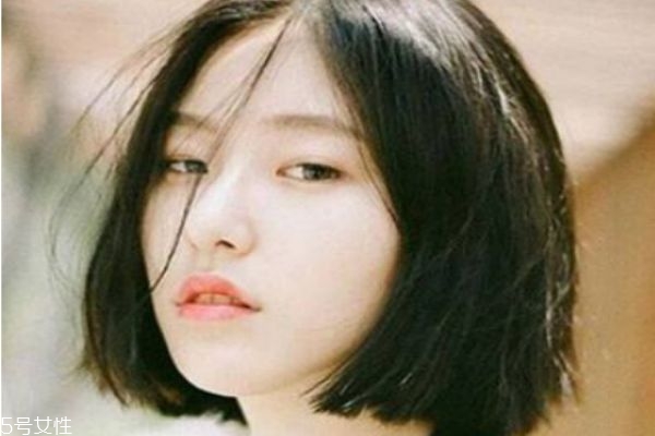 臉大什么發型顯臉小 臉大女生顯臉小的發型