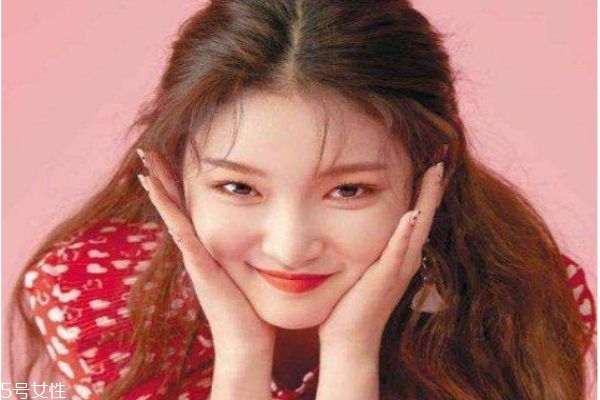 臉大什么發型顯臉小 臉大女生顯臉小的發型