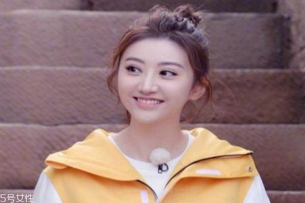 臉大什么發型顯臉小 臉大女生顯臉小的發型