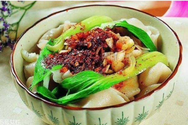 什么是油潑面呢 油潑面有什么營養價值呢
