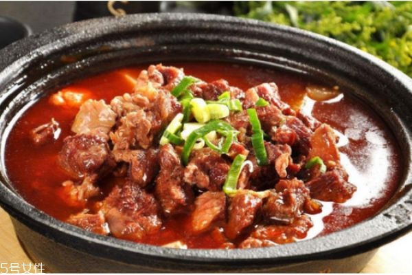 牛腩怎么燉容易爛 牛腩和牛肉有什么區別