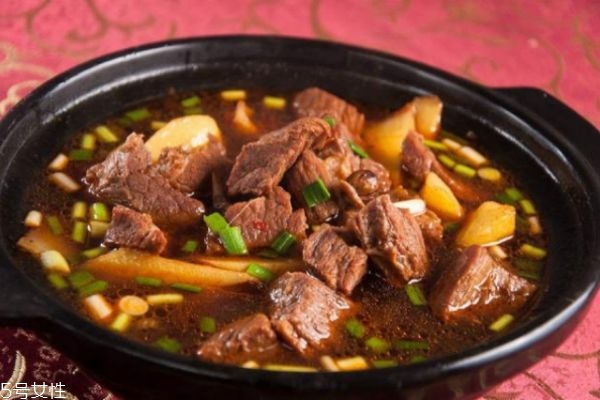 牛腩怎么燉容易爛 牛腩和牛肉有什么區別