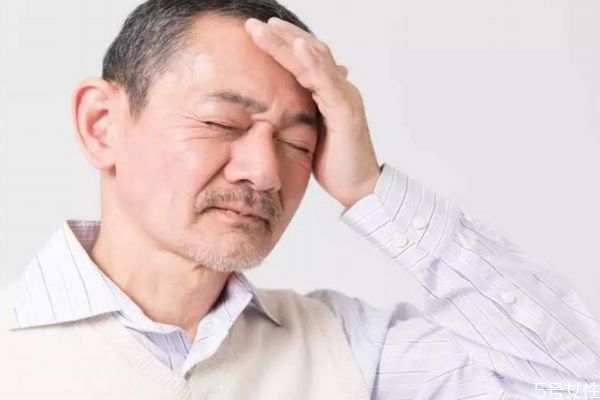 人有時(shí)候?yàn)槭裁磿^暈?zāi)?頭暈是什么原因造成的呢