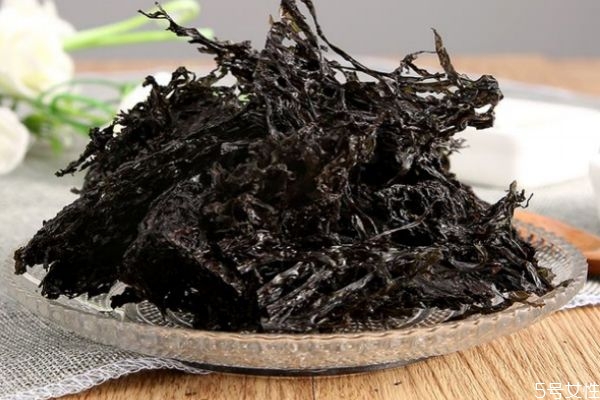 紫菜的生長環境是怎么樣的呢 什么人群不能吃紫菜呢