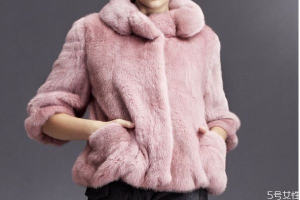 貂皮衣服有什么優點呢 貂皮衣服應該怎么保養呢