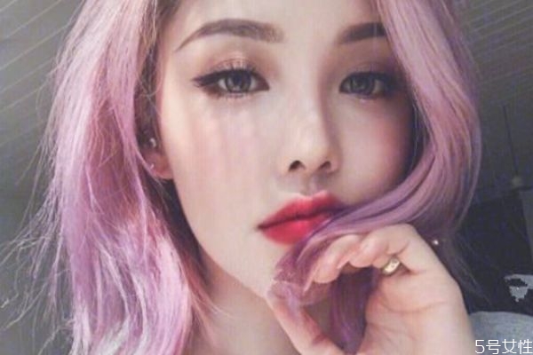 粉棕色怎么染 粉棕色頭發需要漂嗎