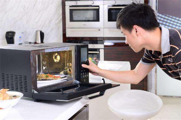 微波爐加熱會破壞食物營養嗎 微波爐里能放什么碗