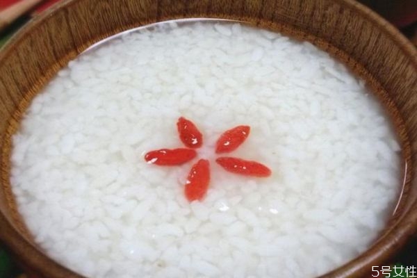 米酒有什么營養價值呢 喝米酒有什么作用呢