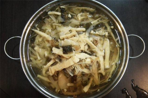 筍干為什么會發(fā)黑 筍干里面有黑點(diǎn)能吃嗎