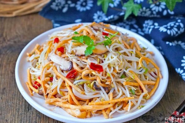 綠豆芽的營養價值有什么呢 吃綠豆芽有什么作用呢