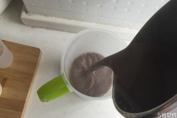 經期可以喝黑豆漿嗎 經期喝黑豆漿會怎么樣呢