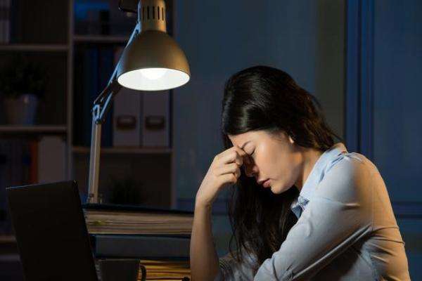 熬夜睡懶覺會(huì)長胖嗎 熬夜對女性危害有多大
