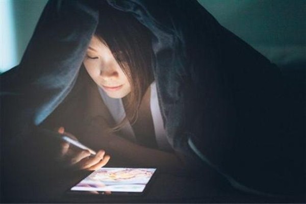 熬夜睡懶覺會(huì)長胖嗎 熬夜對女性危害有多大