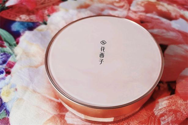 花西子散粉和卡姿蘭散粉哪個好 花西子散粉2號和3號區別