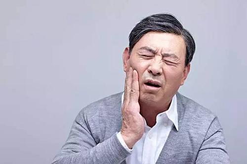 口腔潰瘍能吃無花果嗎 口腔潰瘍為什么反復發作