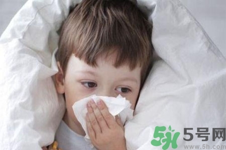 怎么樣用生理鹽水清洗鼻腔？用生理鹽水清理鼻腔的方法？