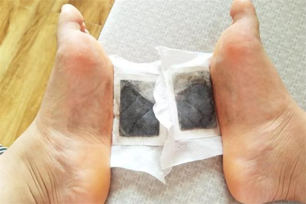 足貼對月經有影響嗎 貼足貼月經會推遲嗎