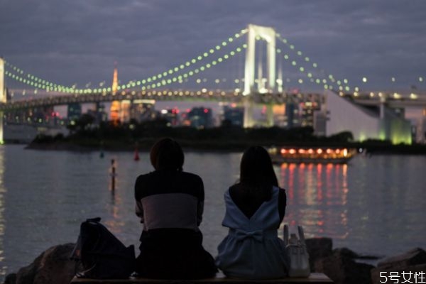 對(duì)老公依賴(lài)性太強(qiáng)怎么辦 太依賴(lài)?yán)瞎谋憩F(xiàn)