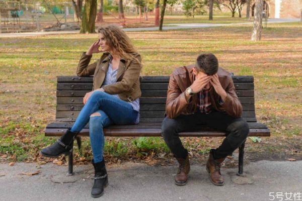 婚外情冷戰多久男人會想你 婚外情冷戰男人想你的表現