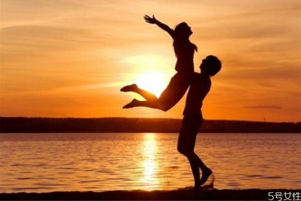 為什么男朋友不想結(jié)婚 男人婚前焦慮是因?yàn)槭裁?><span>為什么男朋友不想結(jié)婚 男人婚前焦慮是因?yàn)槭裁?/span></a></p>
         		 <div   id=