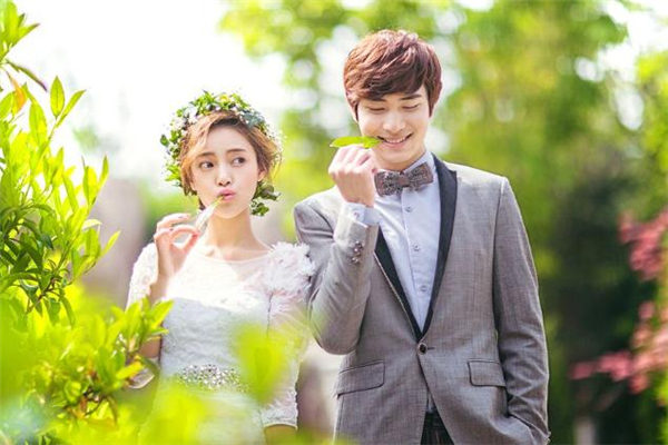老婆出軌前男友后有哪些表現 老婆出軌前男友可以原諒嗎