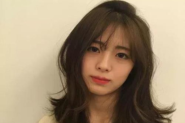 冷棕色適合什么年齡 冷棕色發色很亮嗎