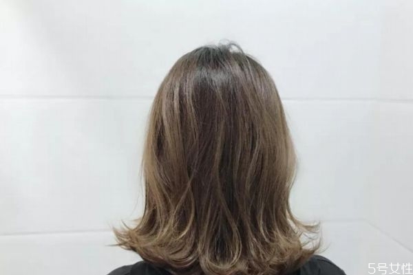 齊脖燙適合圓臉嗎 齊脖短發怎樣燙好看