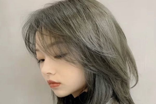 剛染完悶青色如何保養 悶青色怎么讓它脫色快一點