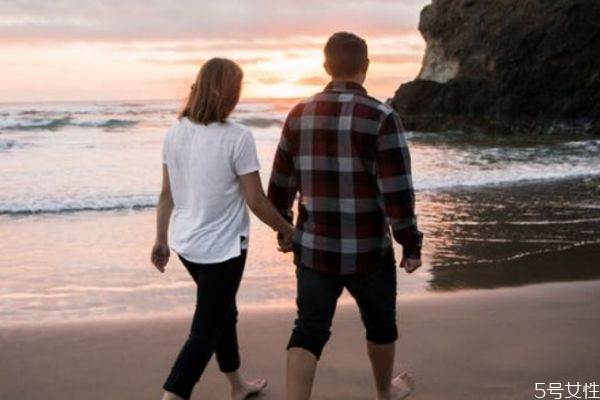 各種看不慣老公怎么辦 夫妻出現隔閡的表現