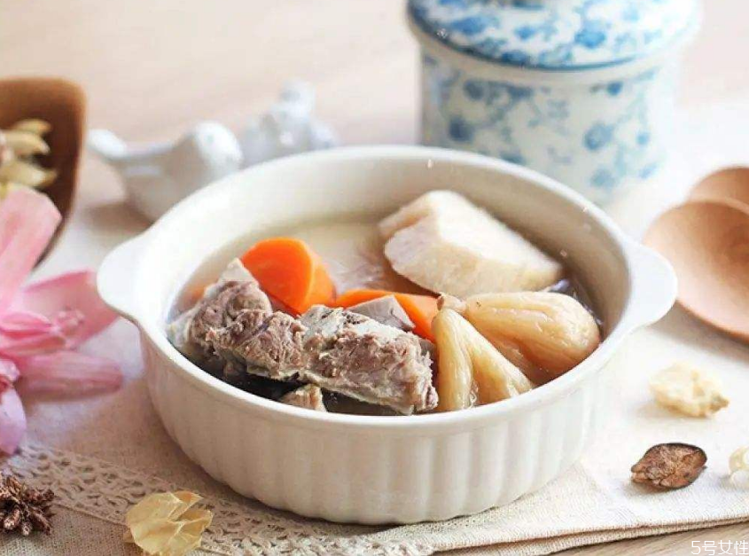 給孩子煲湯能放中藥材嗎 兒童喝什么湯最有營養
