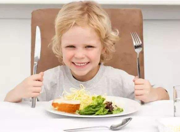 怎么有效預防寶寶噎食 寶寶噎食急救誤區有哪些
