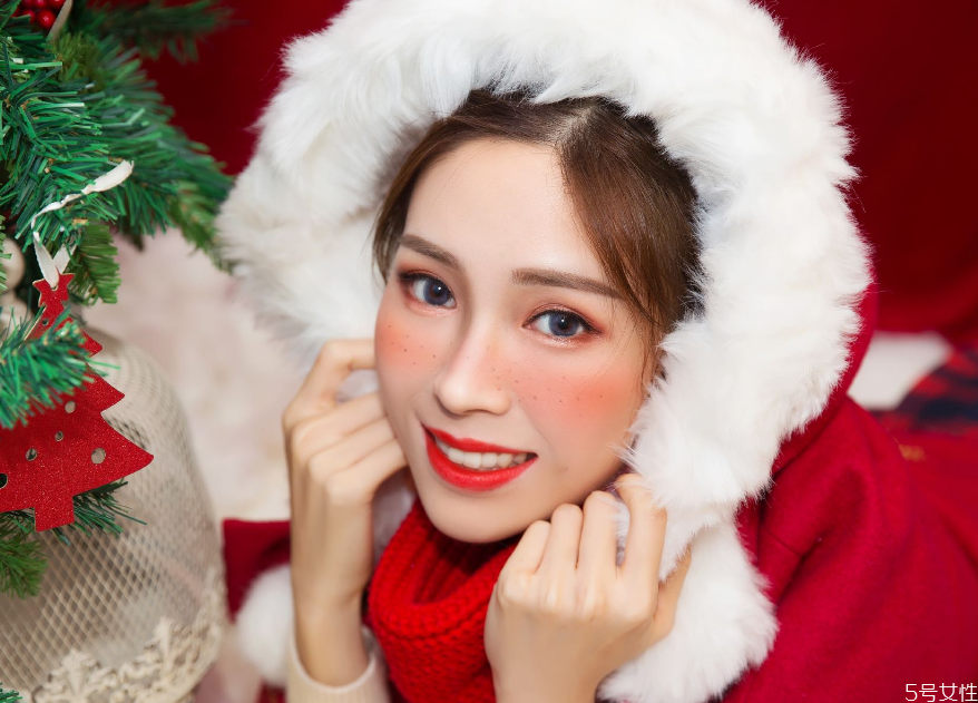 圣誕節可以怎么穿搭 圣誕約會穿搭攻略