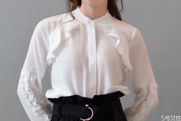 隔年衣服發黃會洗掉嗎 衣服放一年發黃了怎么洗