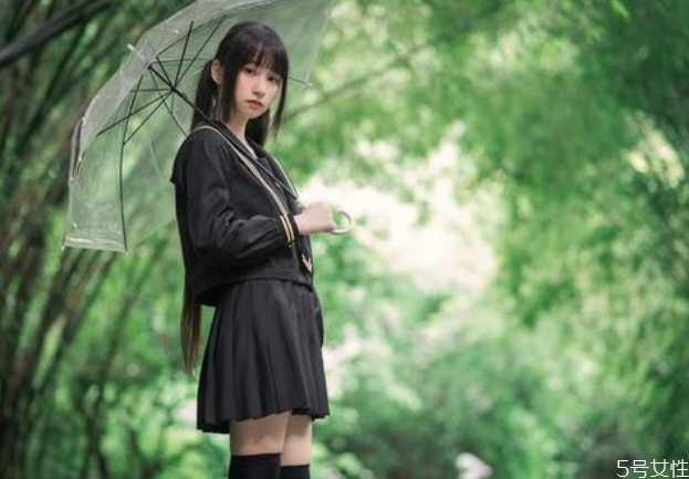 jk調節扣應該在左邊還是右邊 jk的調節扣怎么用