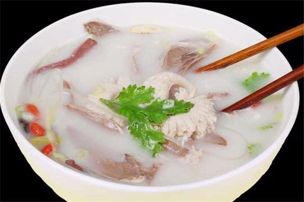 羊肉湯適合什么季節喝 羊肉湯喝多了會不會上火