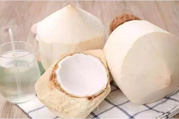 椰子汁喝了會發胖嗎 椰子汁有點酸能喝嗎