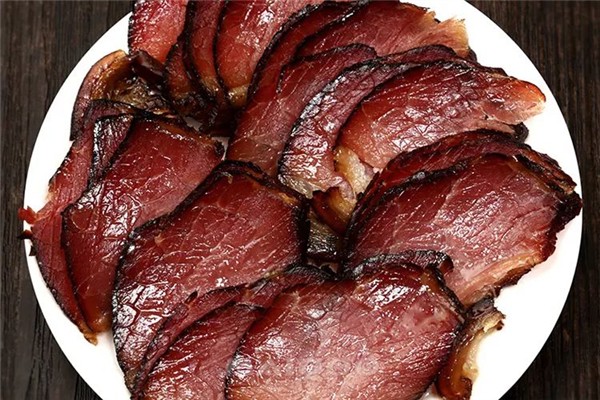 臘肉發霉是怎么回事 臘肉發霉洗干凈還能繼續吃嗎