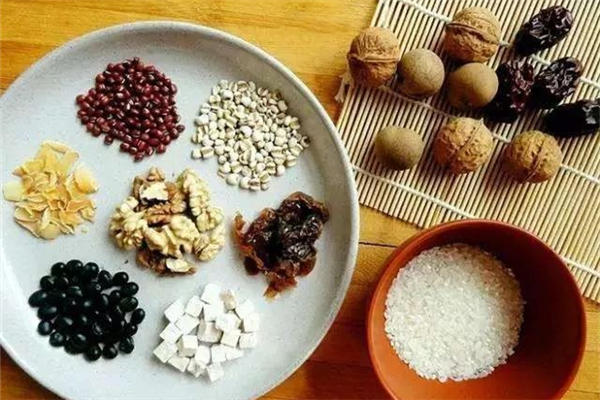 臘八節要在家吃飯嗎 臘八節吃什么菜