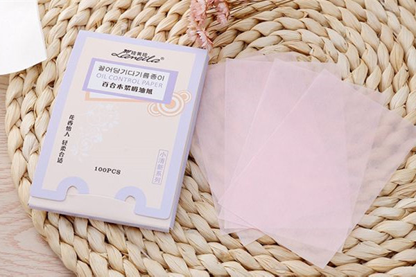 可伶可俐吸油紙打開方式 可伶可俐吸油紙藍粉區別