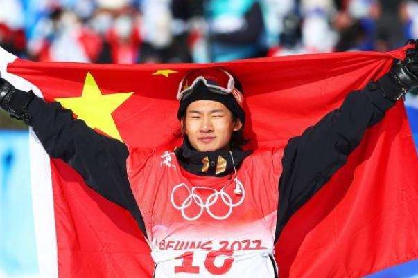 蘇翊鳴比賽裁判長:給冠軍分打高了 單板滑雪大跳臺比賽規則