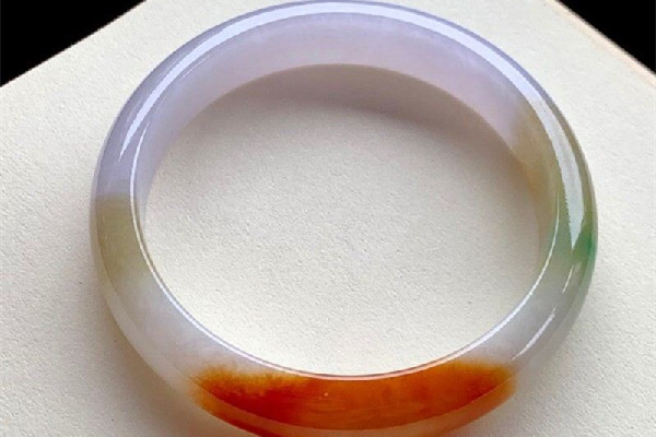 紫羅蘭手鐲會越戴越透嗎 紫羅蘭手鐲怎么保養會越來越亮
