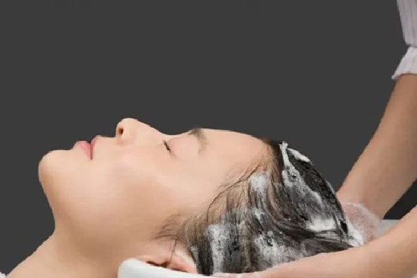 頭發水療會損傷發質嗎 頭發水療對身體有害嗎
